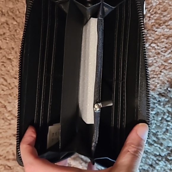 Disney minnie mouse wallet BRAND NEW Disney's Mickey & Minnie Zip Around - Picture 12 of 15